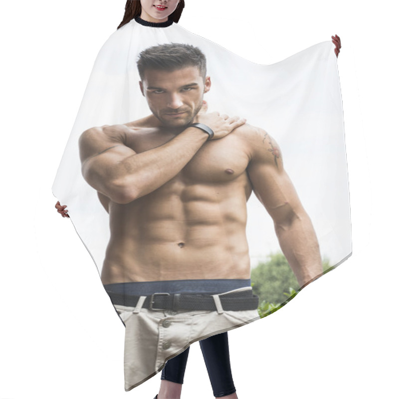 Personality  Shirtless Man Portrait Hair Cutting Cape