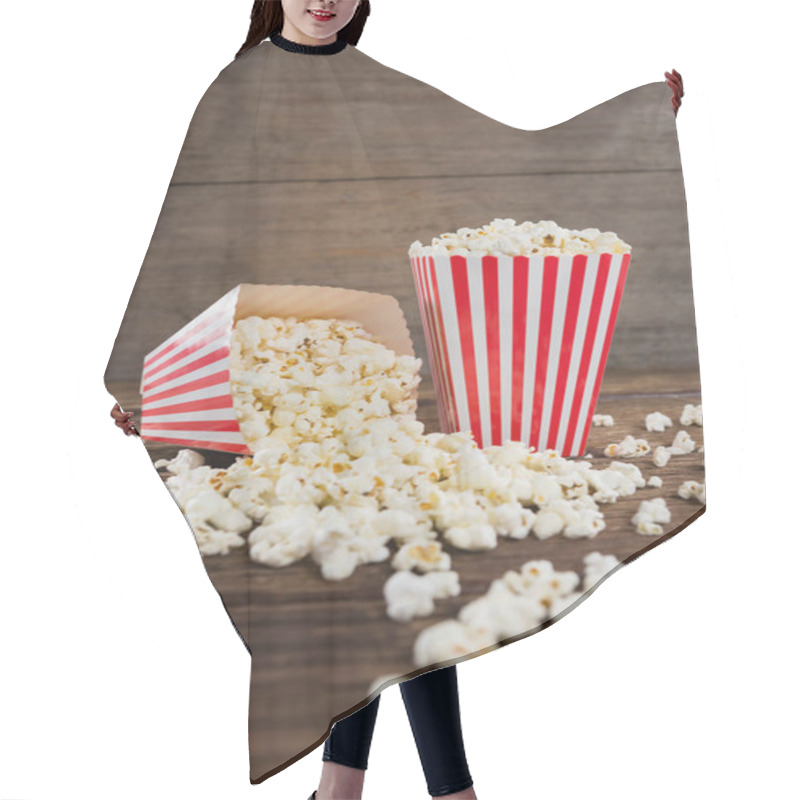 Personality  Scattered Popcorn On Wooden Table Hair Cutting Cape