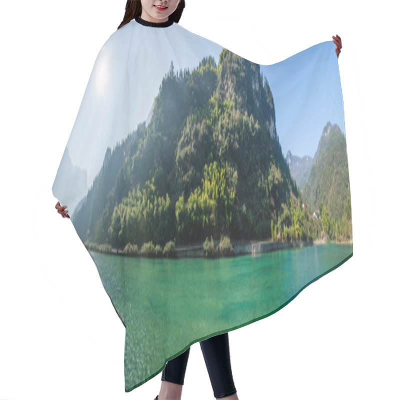 Personality  Hubei Zigui Three Gorges Bamboo Sea Water Lake Hair Cutting Cape