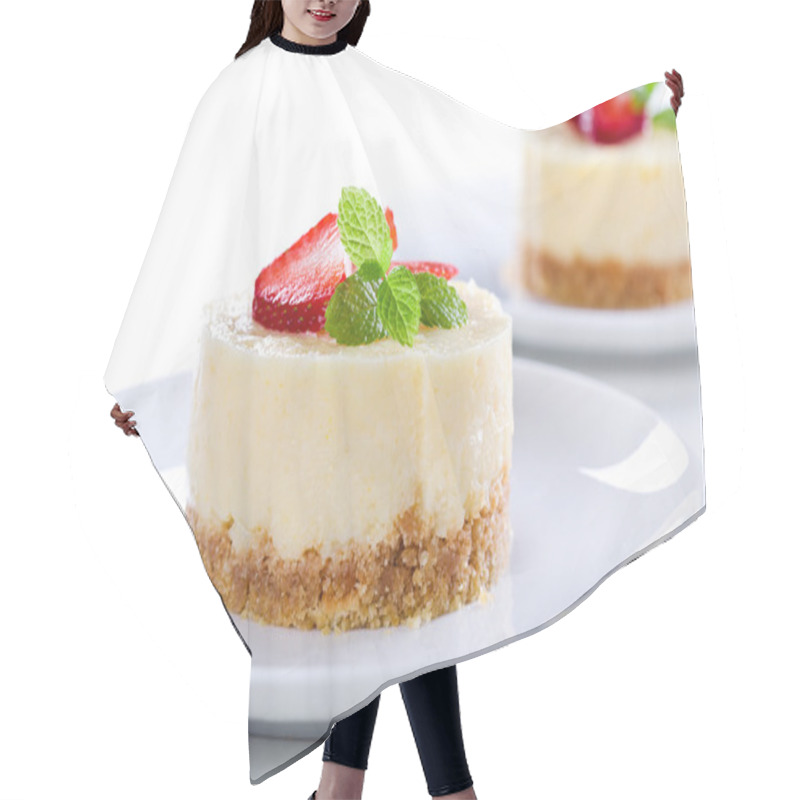 Personality  Cheesecake Close Up Hair Cutting Cape