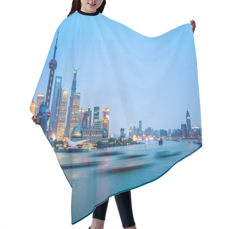 Personality  Beautiful Shanghai In Nightfall Hair Cutting Cape