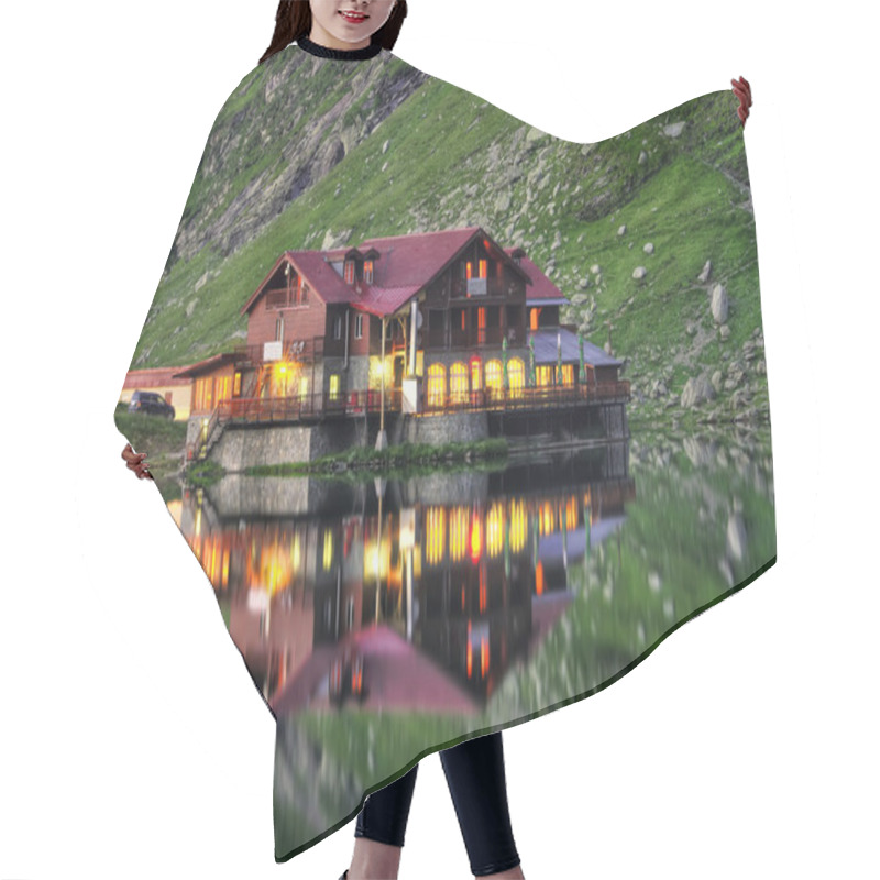 Personality  House And Lake Hair Cutting Cape