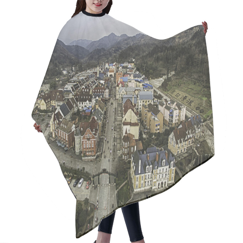 Personality  Town In Europe Amorous Feelings Hair Cutting Cape