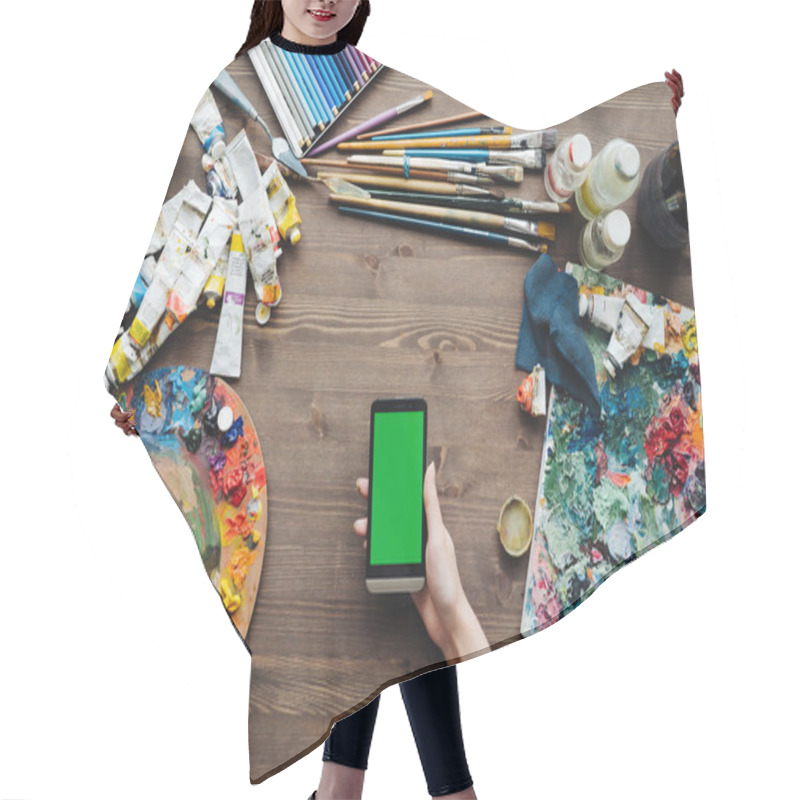 Personality  Hand Holds Mobile Phone Hair Cutting Cape