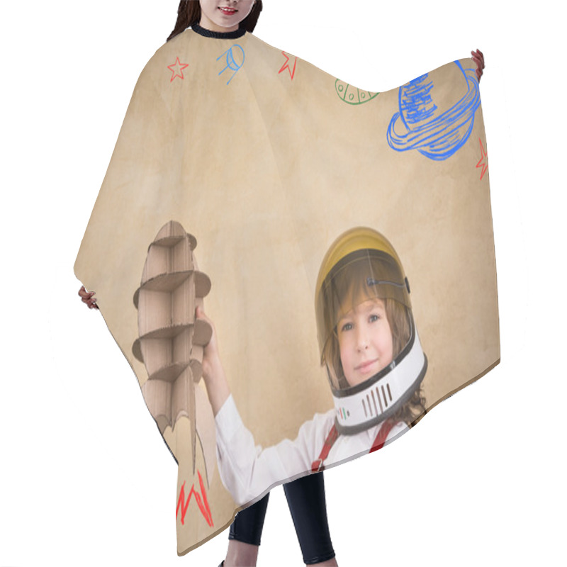 Personality  Kid Playing With Cardboard Toy Rocket Hair Cutting Cape