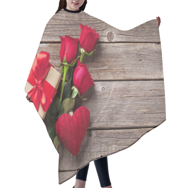 Personality  Roses, Heart And Gift Hair Cutting Cape