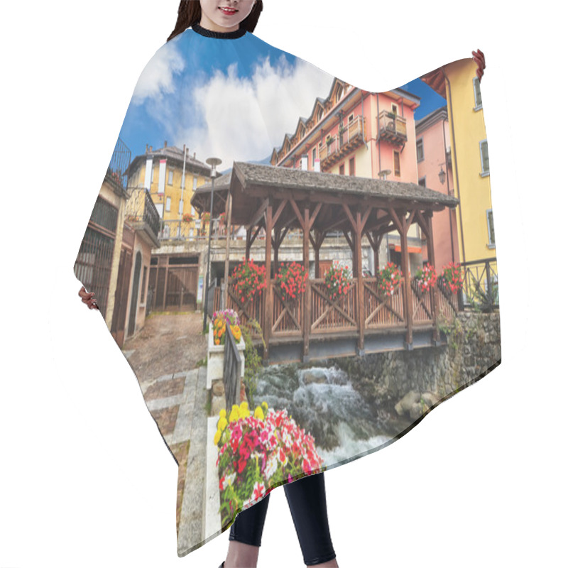 Personality  Small Bridge In Pontedilegno Hair Cutting Cape