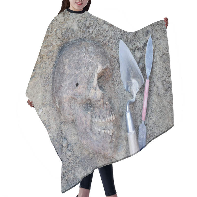 Personality  Archaeological Excavation With Skeletons Hair Cutting Cape