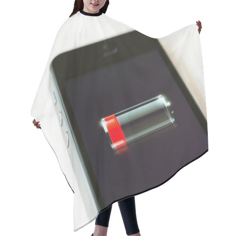 Personality  Low Battery On Apple IPhone 5S Hair Cutting Cape