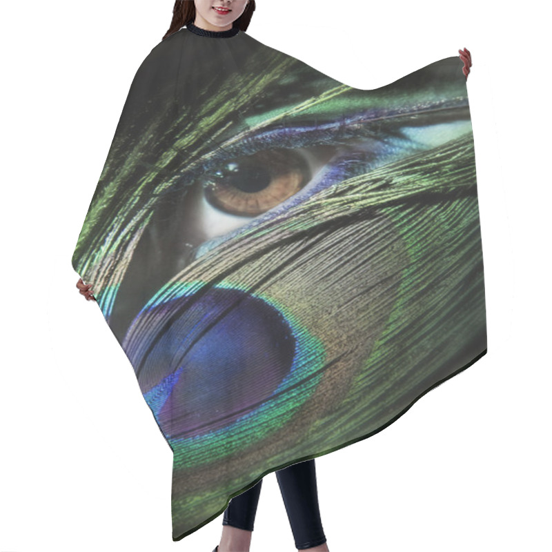 Personality  Beautiful Woman Eye With Peacock Feather Hair Cutting Cape