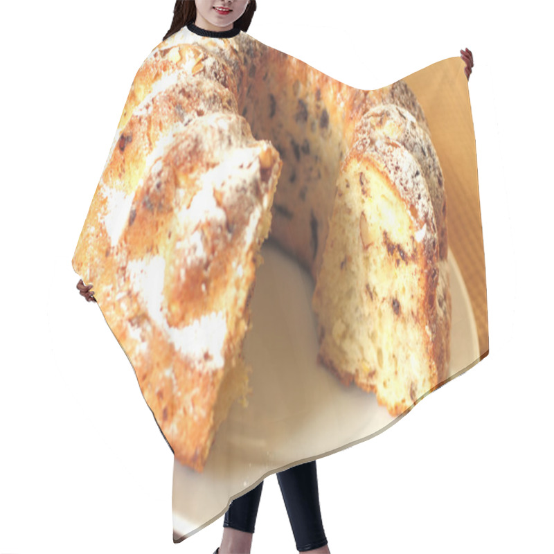 Personality  Baked Gugelhupf With Icing Sugar Hair Cutting Cape