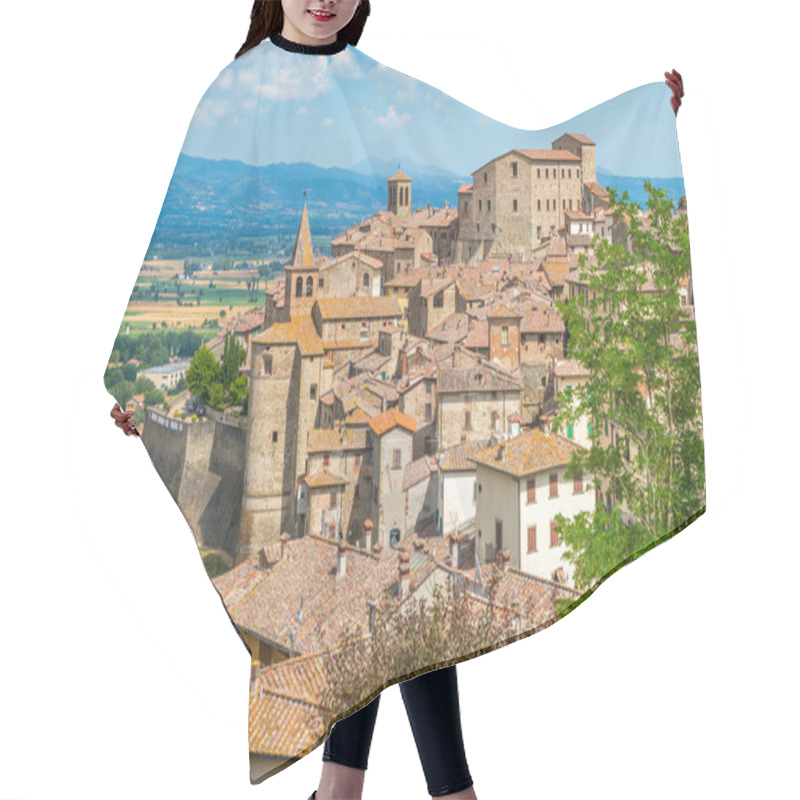 Personality  Panoramic View Of Anghiari, In The Province Of Arezzo, Tuscany, Italy. Hair Cutting Cape