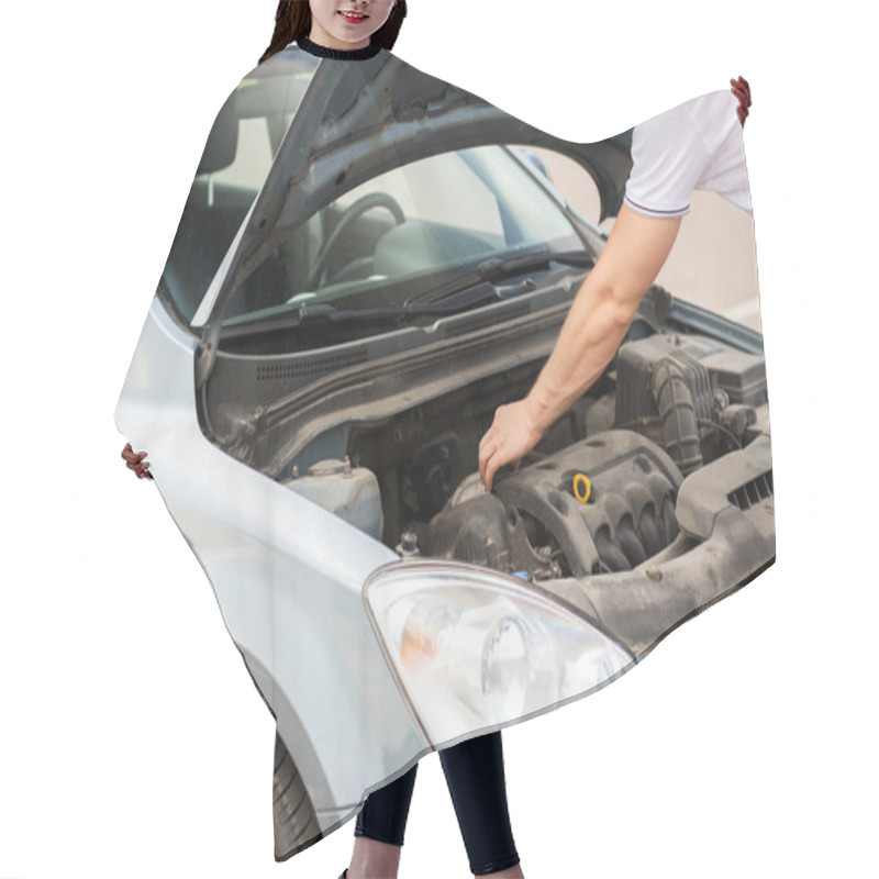 Personality  Man Opening Car Bonnet Hair Cutting Cape