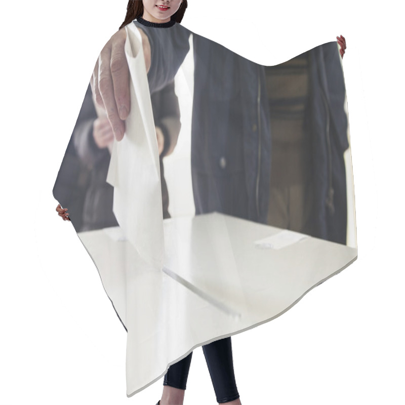 Personality  Voting Hand Hair Cutting Cape