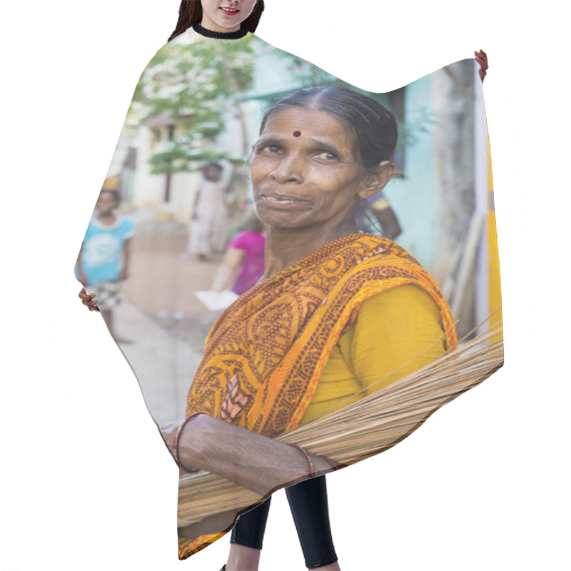 Personality  PONDICHERY, PUDUCHERRY, TAMIL NADU, INDIA - SEPTEMBER CIRCA, 2017. Portrait Of An Unidentified Indian Old Senior Poor Woman With Saree In The Street, Looking Serious Sad Hair Cutting Cape