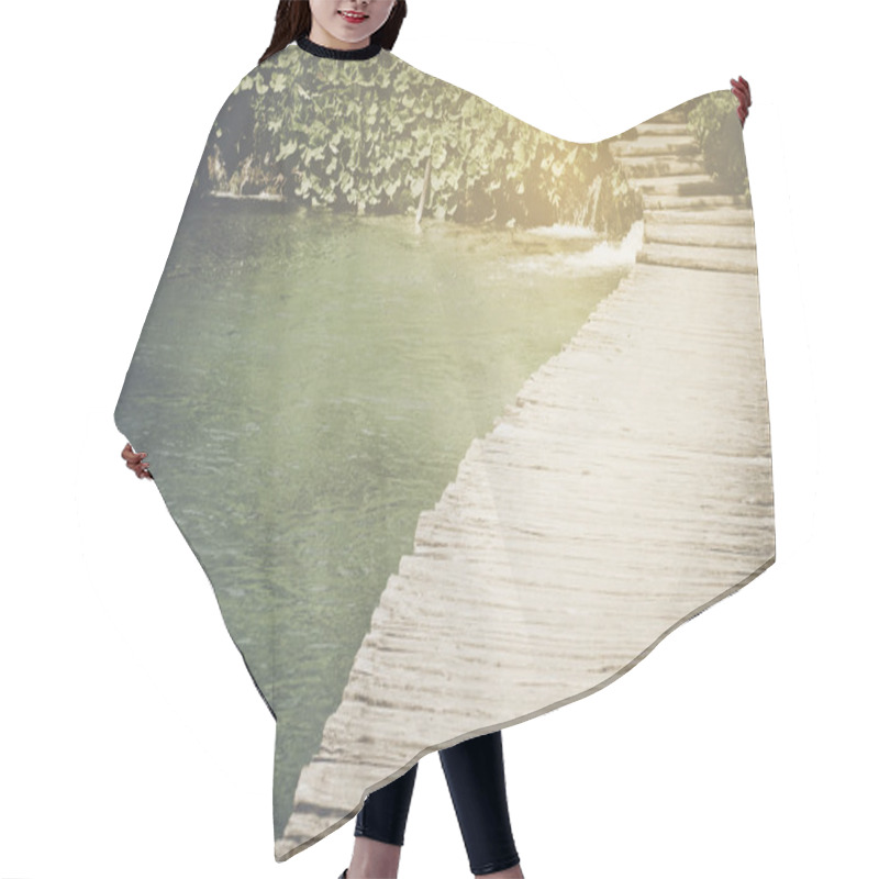 Personality  Hiking Trail With Sunlight Hair Cutting Cape