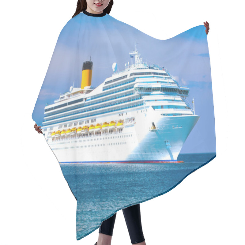 Personality  Cruise Liner Hair Cutting Cape