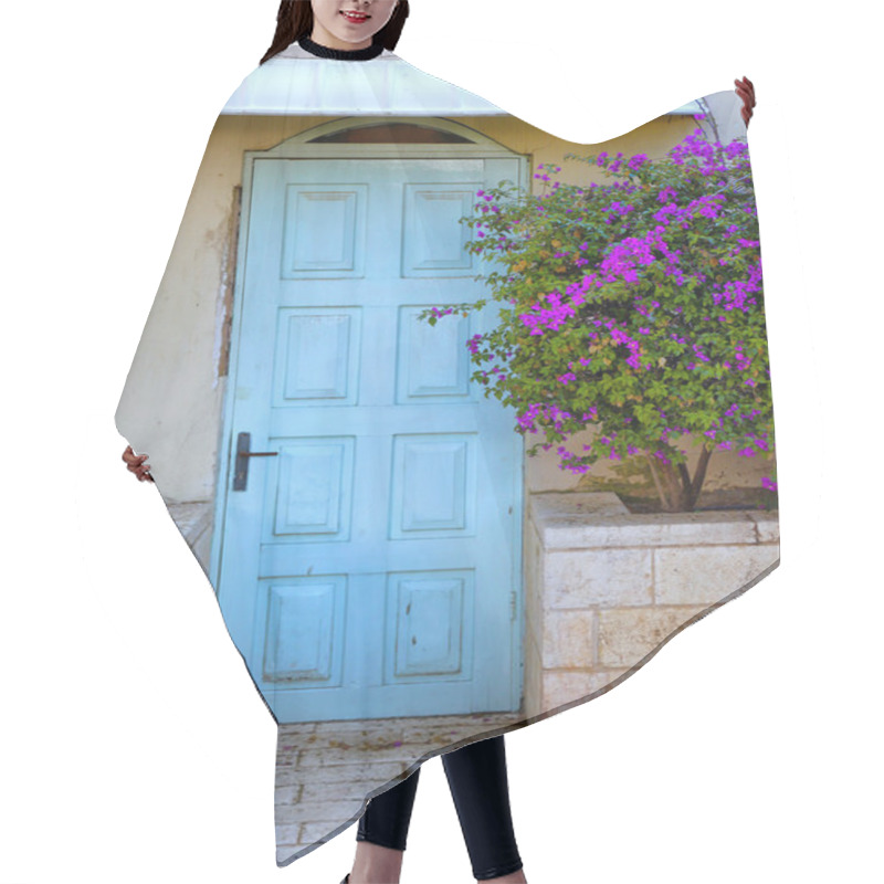 Personality  Old Blue Rustic Wooden Door And Flowers Hair Cutting Cape