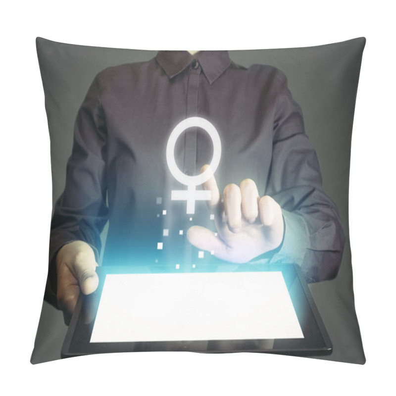 Personality  Woman's Sign Icon Pillow Covers