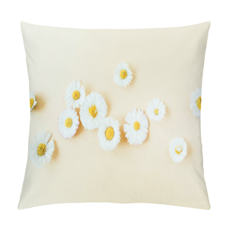 Personality  Daisy Chamomile Flower Buds On Pastel Background. Flat Lay, Top View Minimal Summer Floral Pattern Composition. Pillow Covers