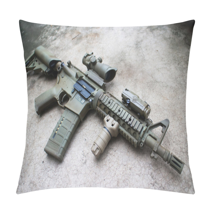 Personality  Dessert Assault Rifles On The Ground Pillow Covers