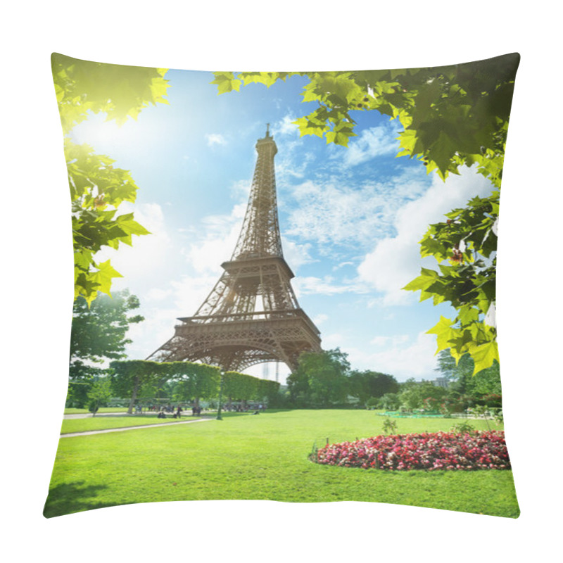 Personality  Eiffel Tower In Paris, France Pillow Covers