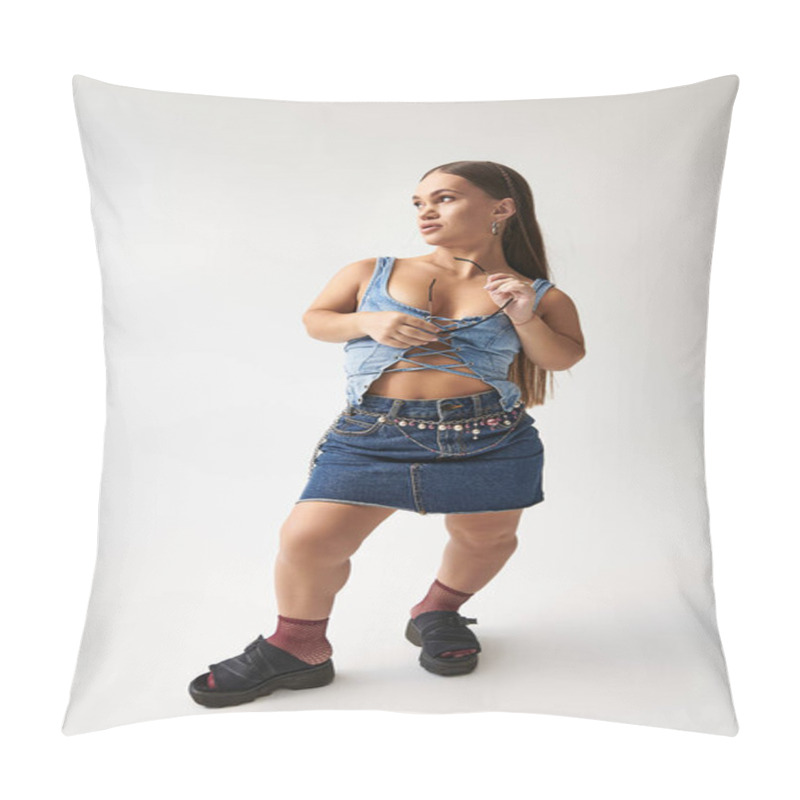 Personality  A Confident Young Woman With Achondroplasia In Trendy Denim Showcases Inclusivity With Her Short Stature. Pillow Covers