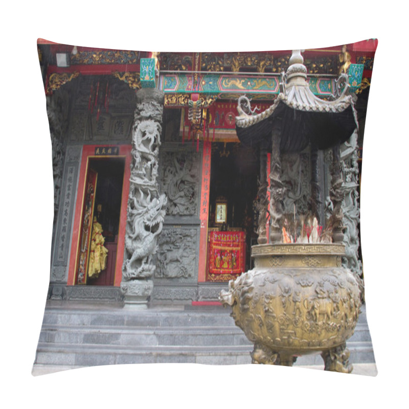 Personality  Buddhist Temple In Kuching, Malaysia Pillow Covers