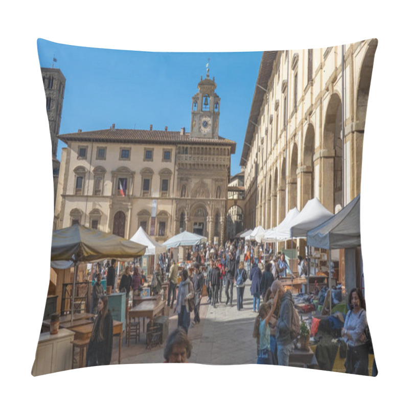 Personality  Arezzo, Italy - November 2, 2024: Visitors Browse Antiques At The Monthly Market In Arezzo Historic Center, Exploring Items Displayed By Vendors Along The Streets And Squares Pillow Covers