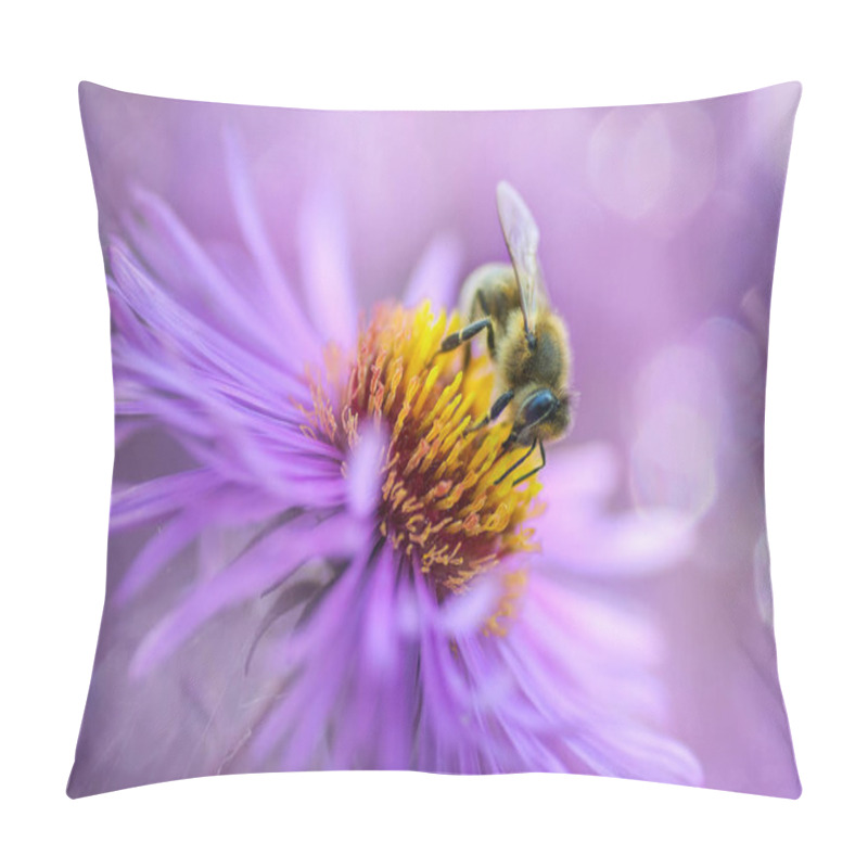 Personality  Bee On A Purple Flower Pillow Covers