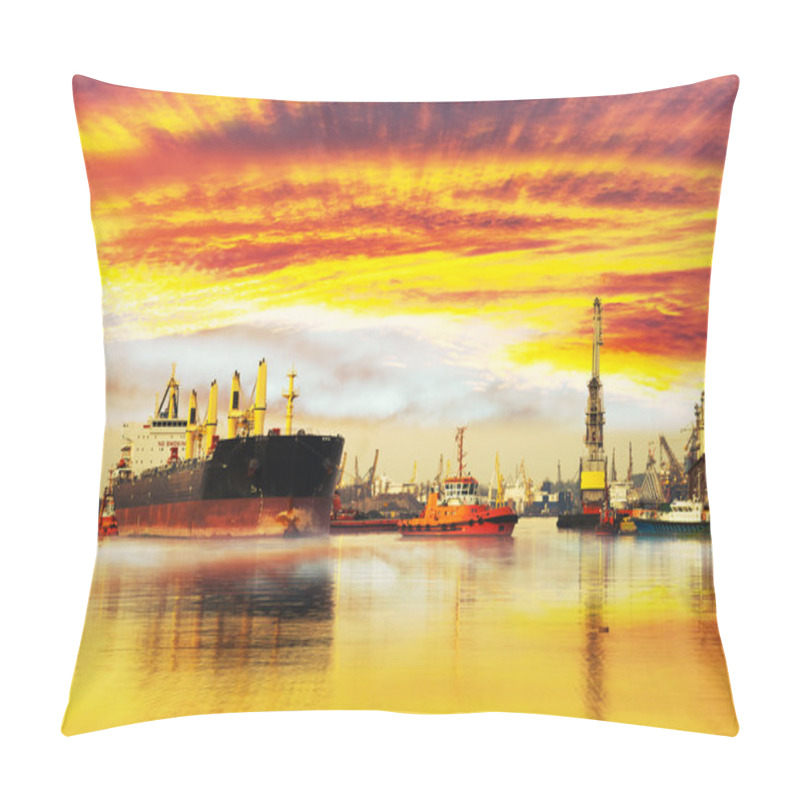 Personality  Tanker Ship With Tugs Pillow Covers