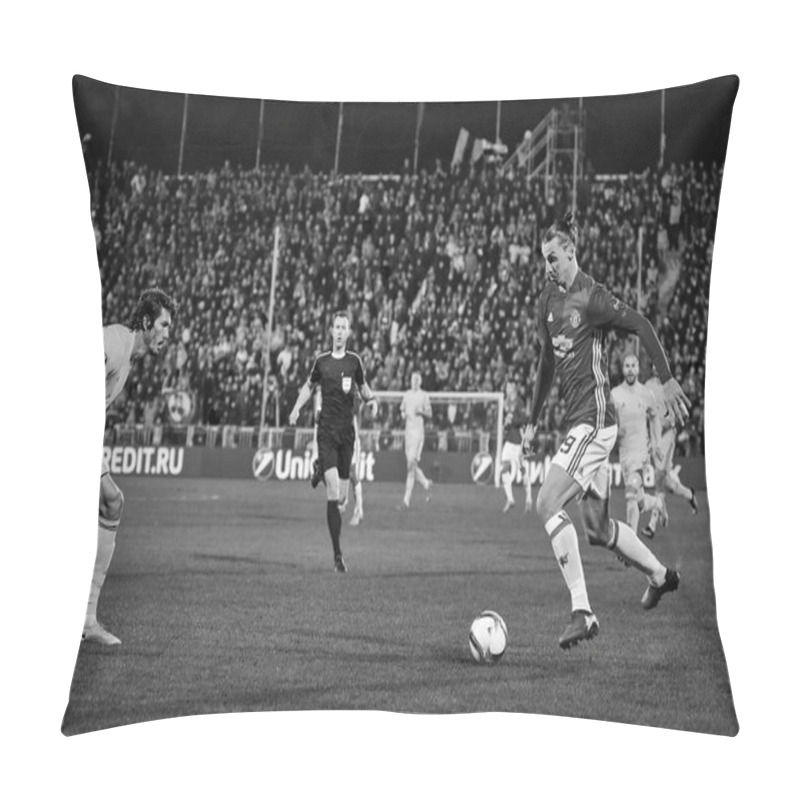 Personality  Zlatan Ibrahimovic (Feyenoord) Game Moments In Match 1/8 Finals Of The Europa League Pillow Covers