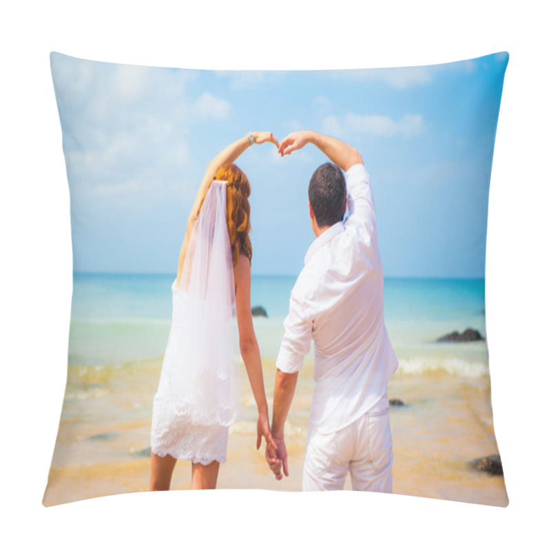 Personality  Hands In The Shape Of A Heart On The Background Of The Sea Pillow Covers