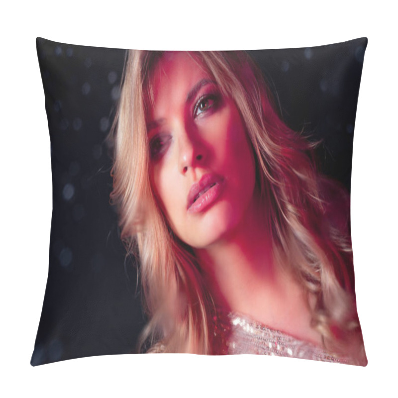 Personality  Mysterious Portrait Of A Beautiful Young Blonde With Drops On The Glass Pillow Covers