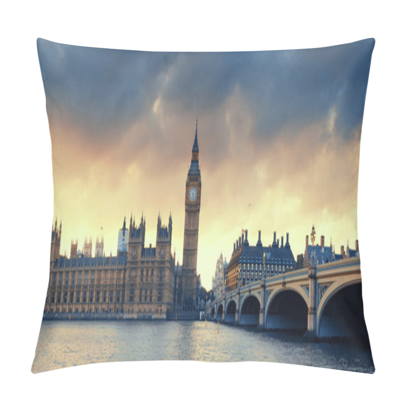 Personality  View Of House Of Parliament Pillow Covers