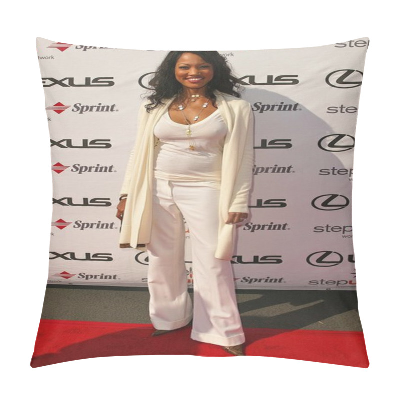 Personality  4th Annual Fashion Forward Luncheon Pillow Covers