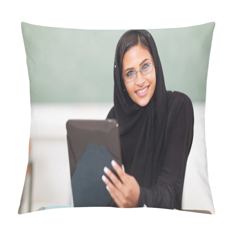 Personality  Female Arabian Univeristy Student Pillow Covers