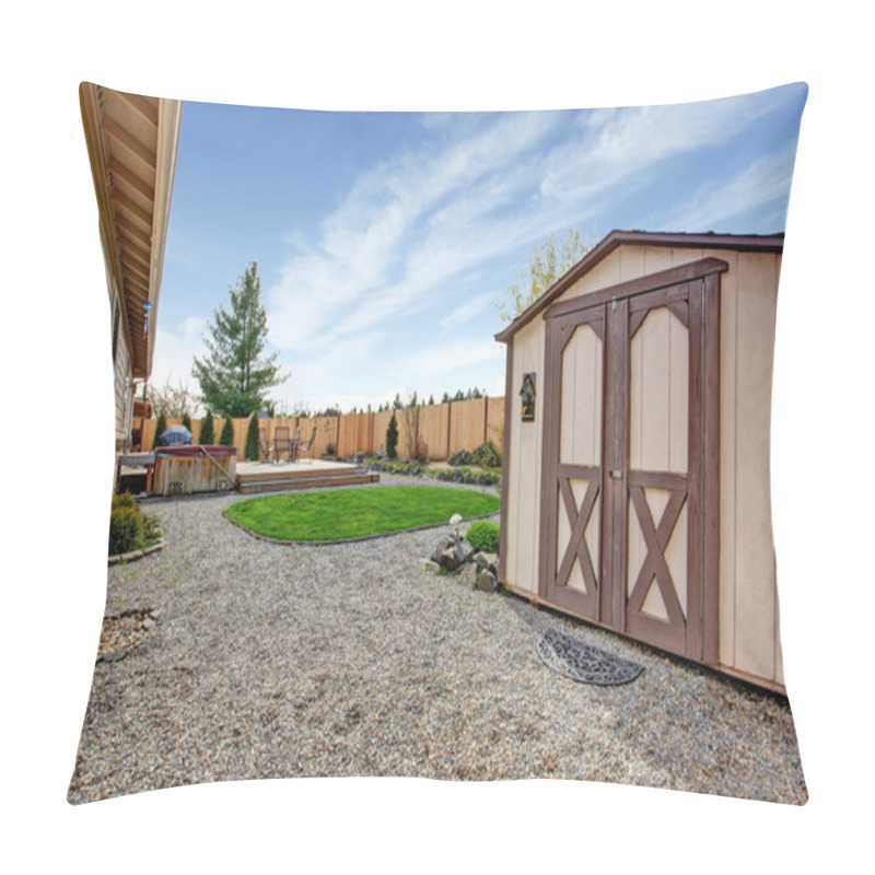 Personality  Backyard With Small Shed Pillow Covers