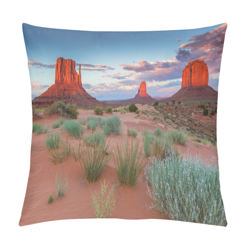 Personality  Monument Valley, Arizona, Scenery, Profiled On Sunset Sky Pillow Covers