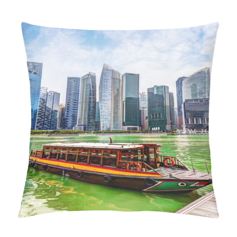 Personality  Singapore Business District On The Marina Bay Pillow Covers