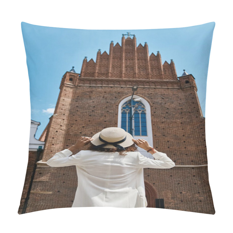 Personality  A Stylish Woman Stands In Front Of A Grand European Church, Taking In The Beauty Of Its Architecture. Pillow Covers