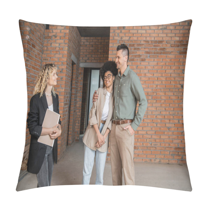 Personality  Pleased Multiethnic Couple Embracing Near Real Estate Agent Standing With Folder In New Cottage Pillow Covers