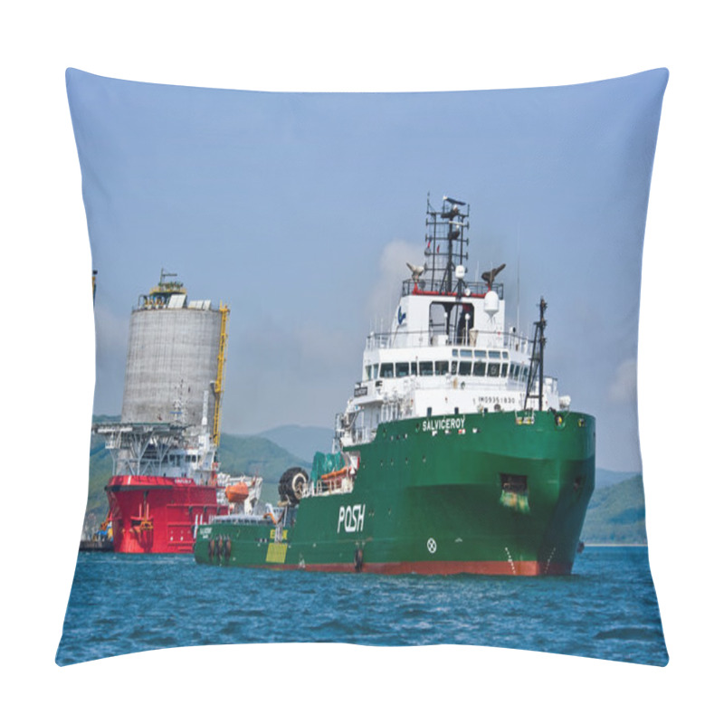 Personality  Towing Base Drilling Platform. Nakhodka Bay. East (Japan) Sea. 01.06.2012 Pillow Covers