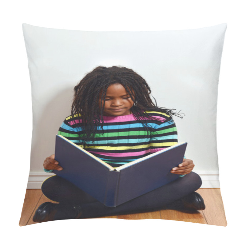 Personality  Little Black Girl Reading Book Pillow Covers