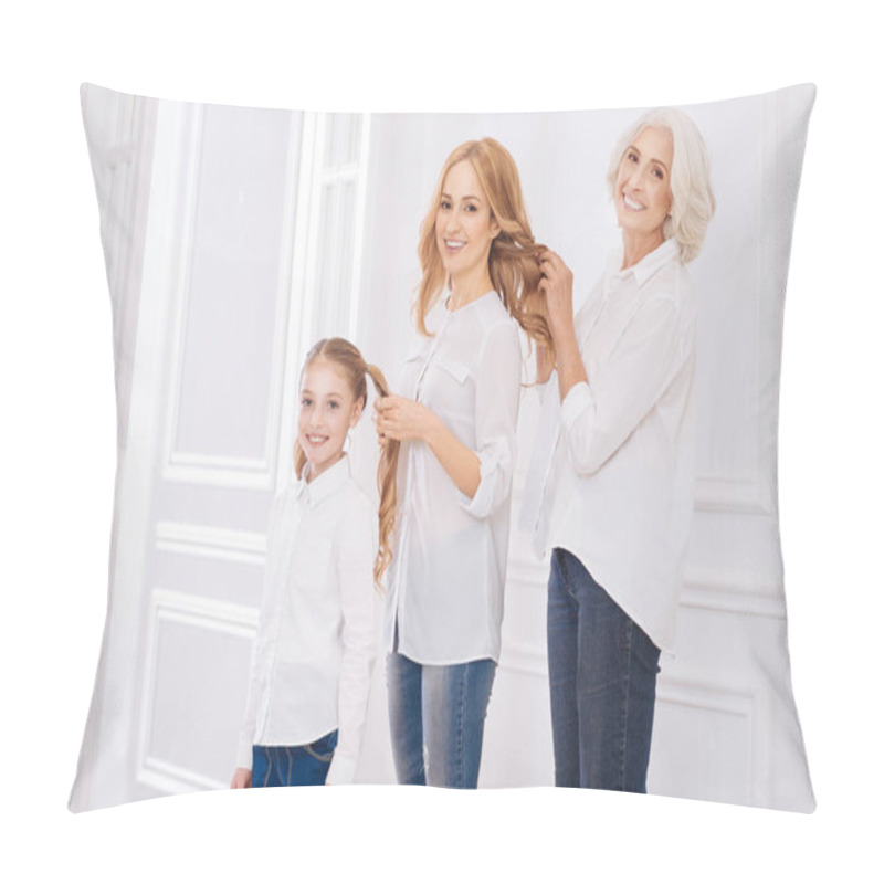 Personality  Positive Loving Family Members Making Hairstyles For Each Other Pillow Covers