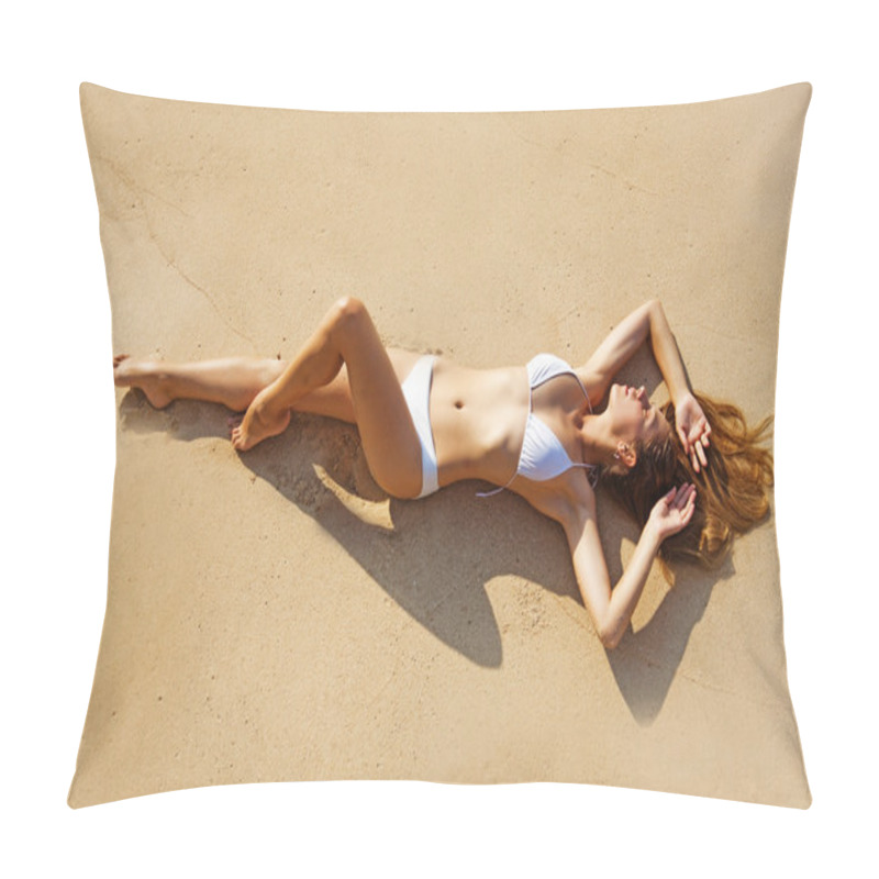 Personality  Young Woman On A Beach Pillow Covers