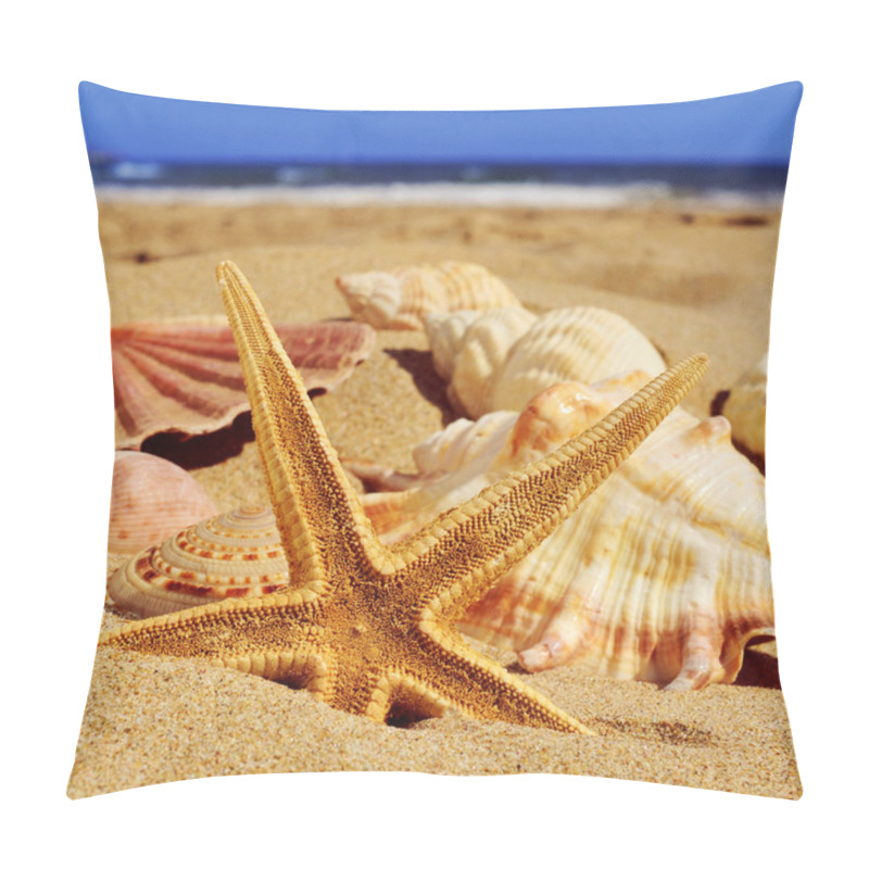 Personality  Starfish And Seashells On The Sand Of A Beach Pillow Covers