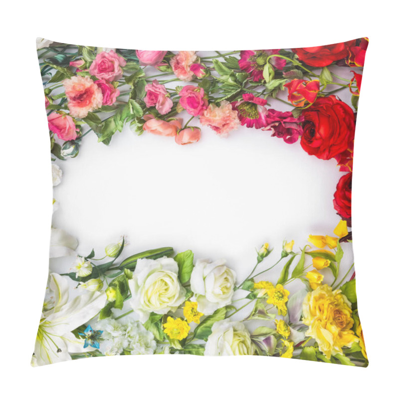 Personality  Top View Of Round Frame With Decoration Artificial Flowers, Branches, Leaves, Petals, Instruments And Paint. Isolated On White Background. Pillow Covers