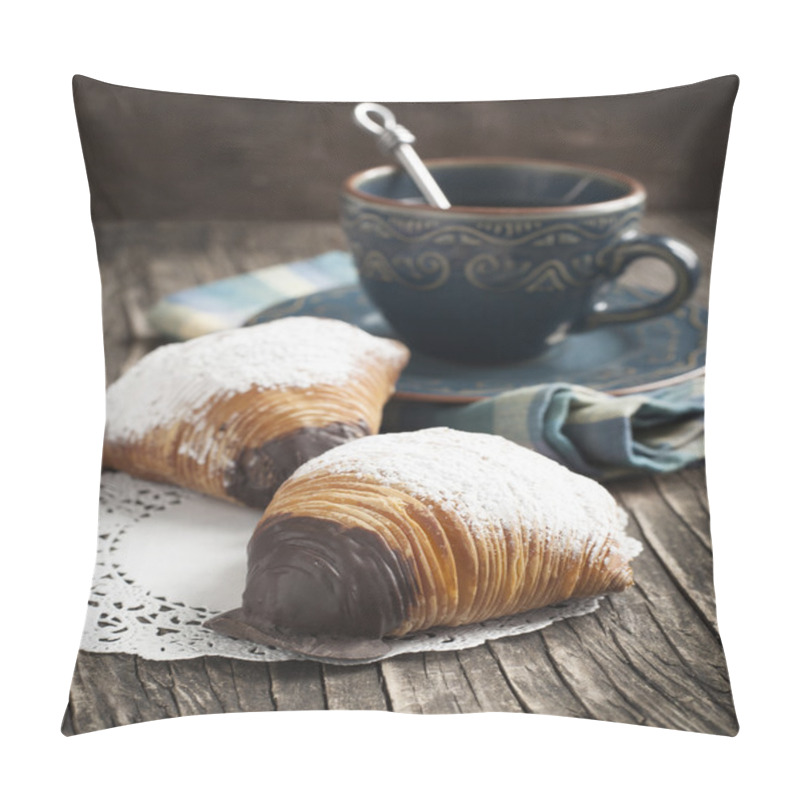 Personality  Sfogliatelle, Shell Shaped Pastry , Traditional Italian Pastry Pillow Covers