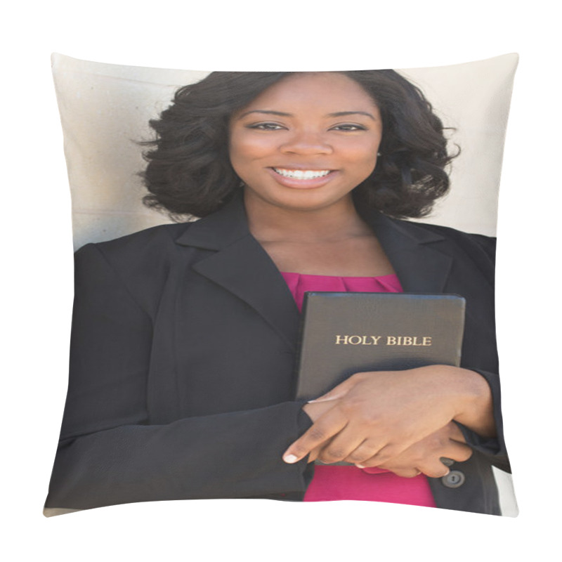 Personality  Woman Reading Pillow Covers